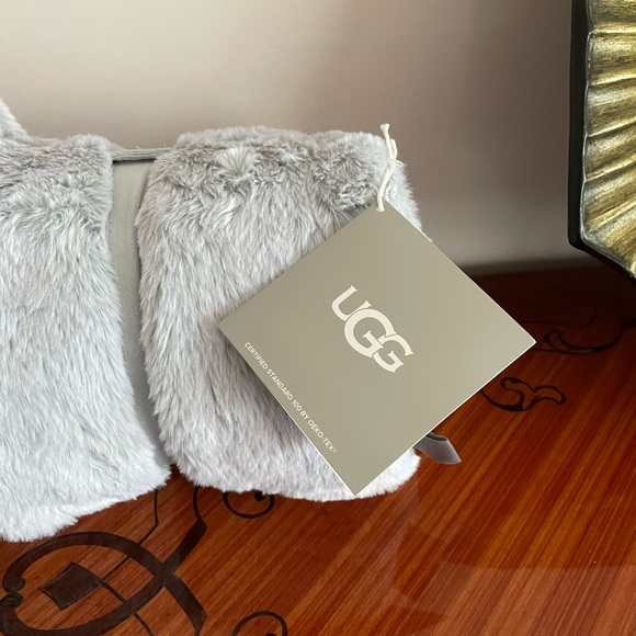 COPY - Brand new UGG Nap Mat - Picture 2 of 10